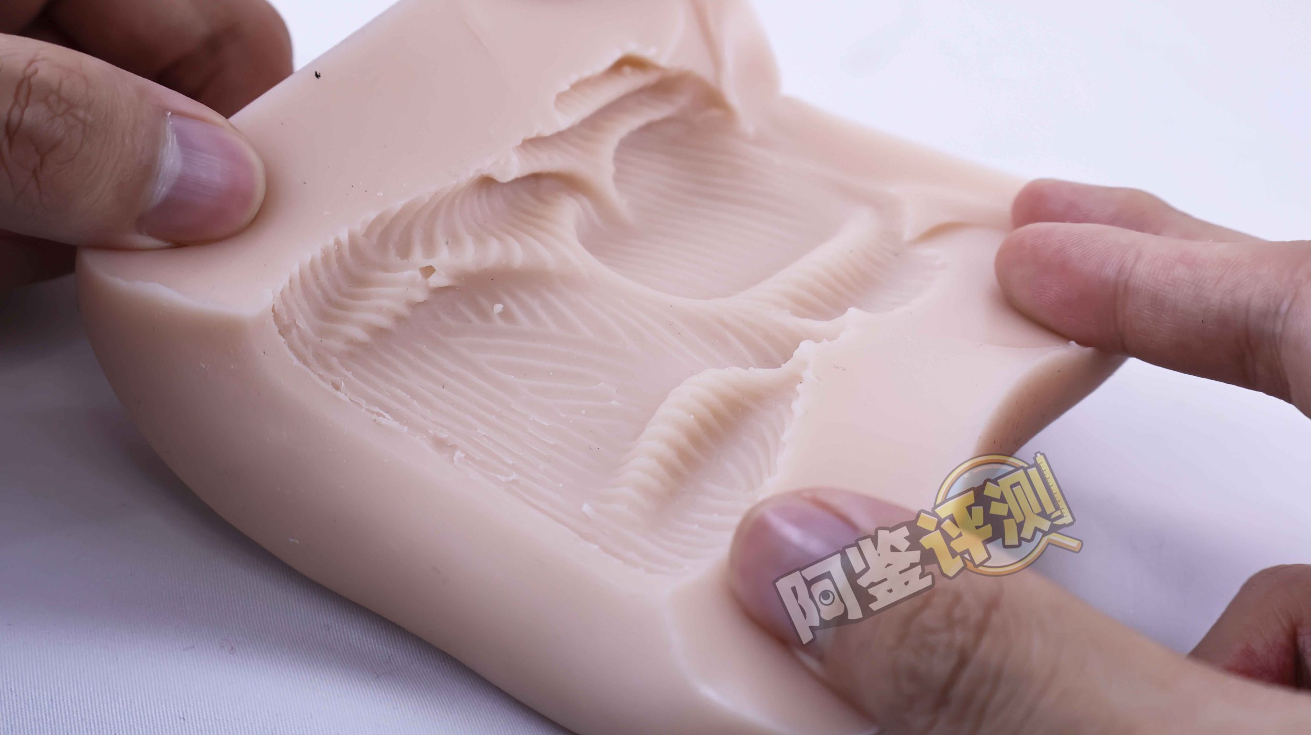 杯多多-“七彩罐娘”评测！隐蔽型小杯，图一乐还是真实用？（下：紫，粉，绿，蓝）