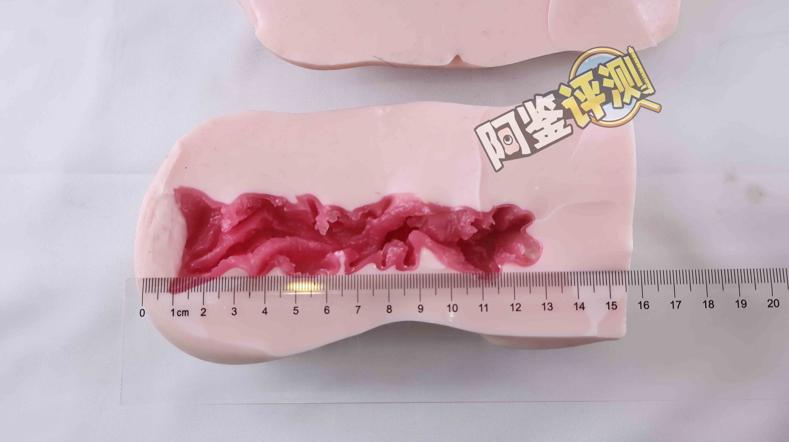 魔眼——“肉超紧莉娜”评测！少女的成长！等等....谁在我飞机杯里放刀片？