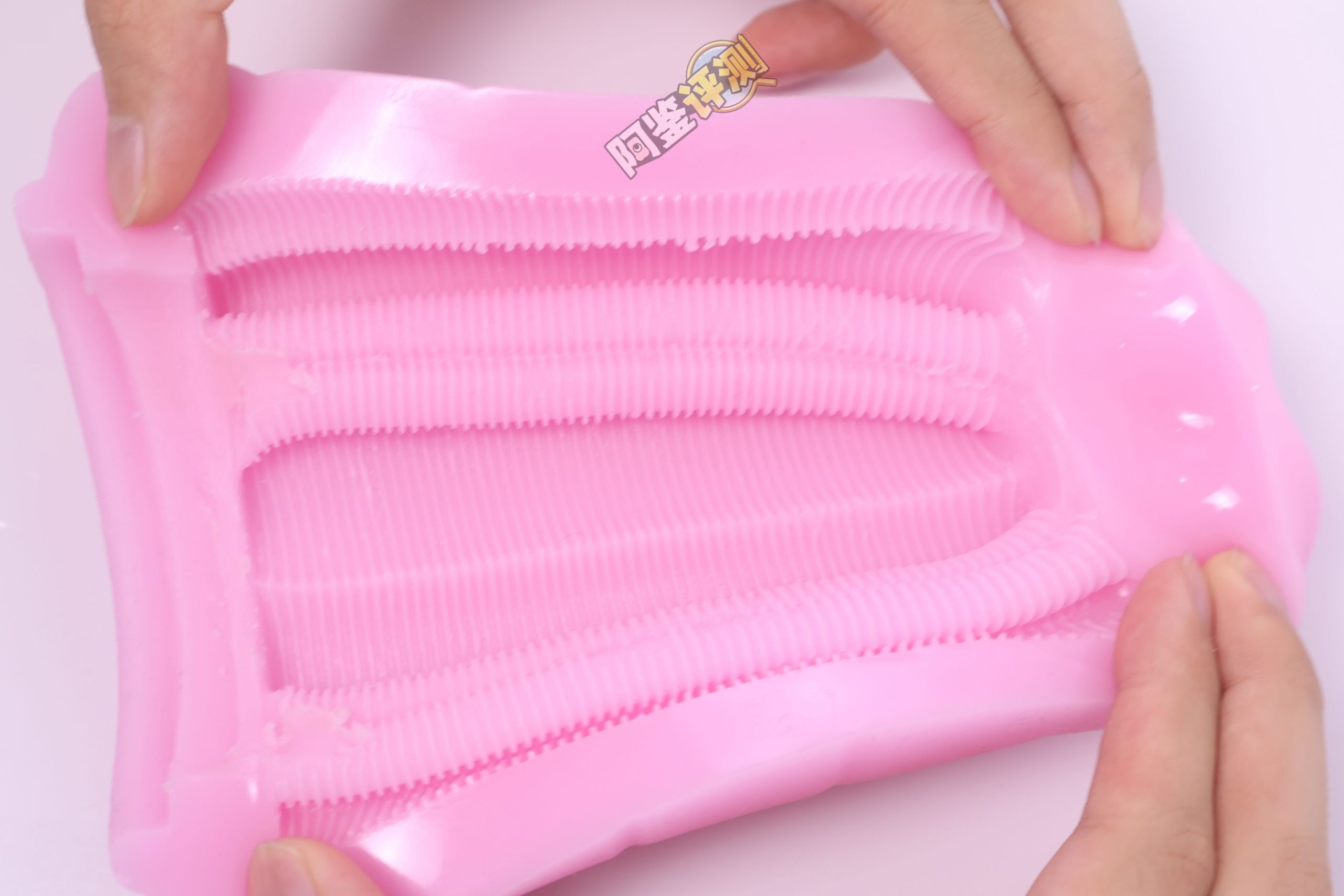 火炮——“口交皇后”评测！试图做出上下都有舌头的口交感，但实际结果相当平淡