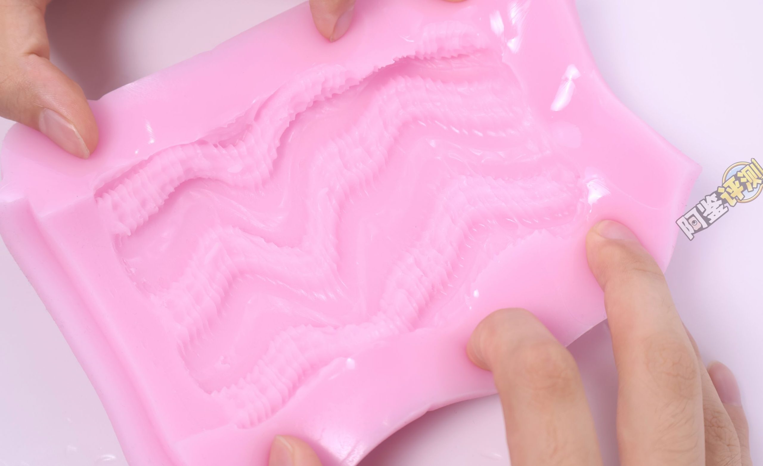 火炮——“傲慢雌小鬼-派娜酱”评测！大倒模上拆下来的杯子，肉感足够但有些简单