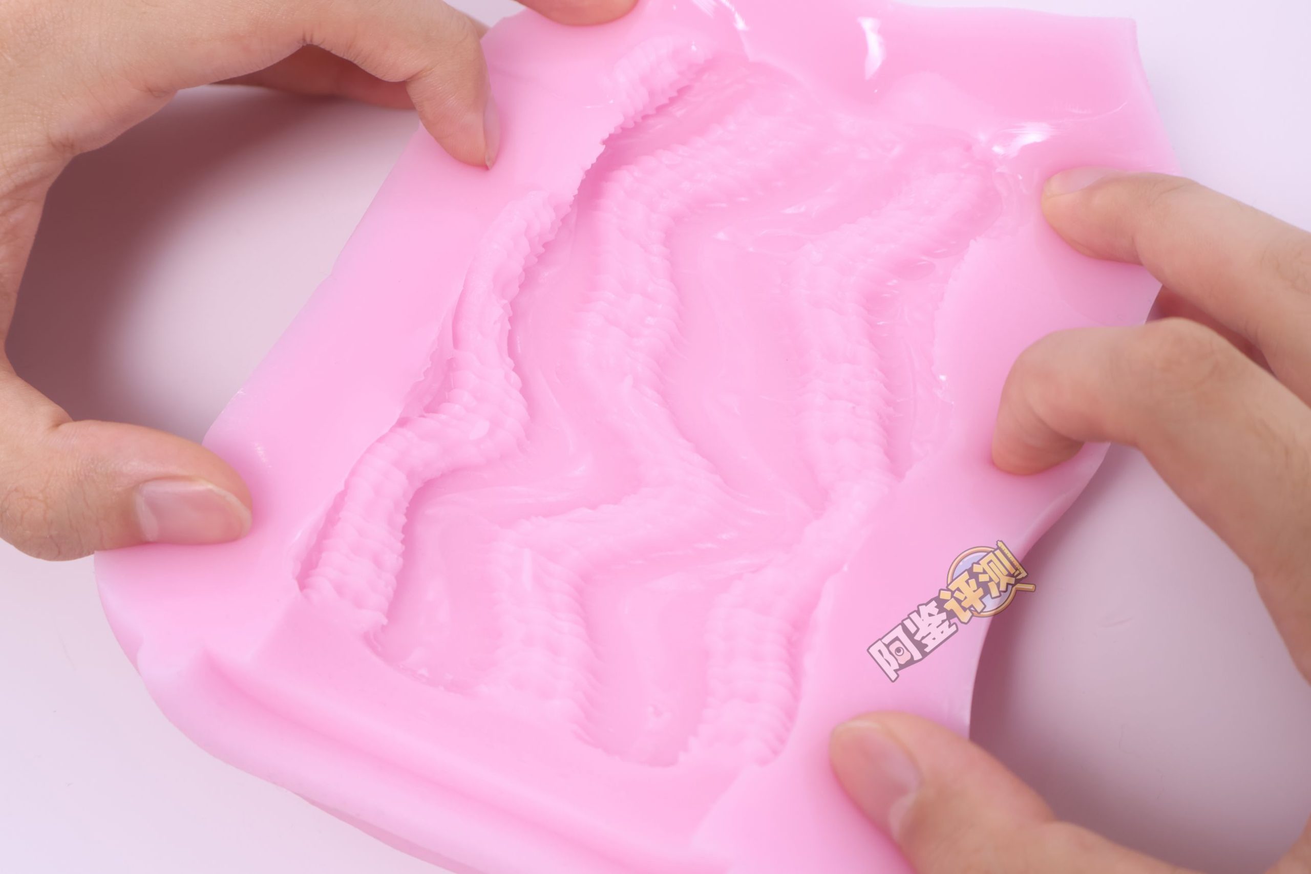 火炮——“傲慢雌小鬼-派娜酱”评测！大倒模上拆下来的杯子，肉感足够但有些简单