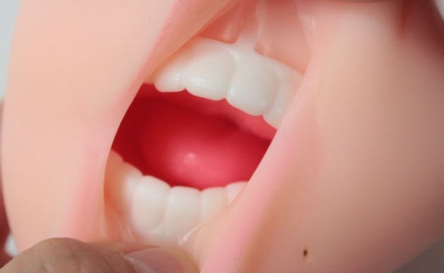 魔眼——“超辣妹浓厚口交”评测！牙齿噱头过气后，“真实之口”的金字招牌完全破碎