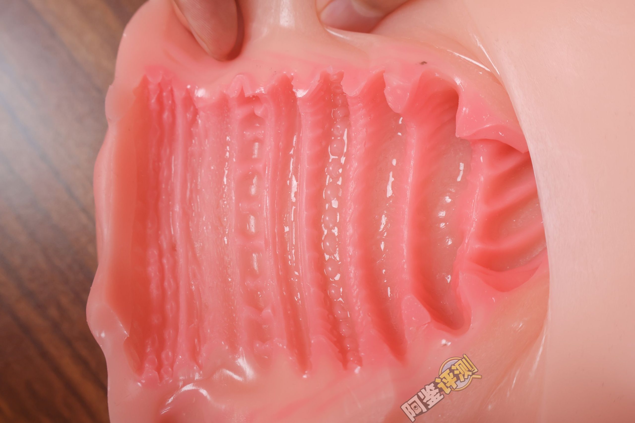 傲川——“爆乳娘”评测！猎奇的超级大雷，能铺满桌面的超级爆乳！