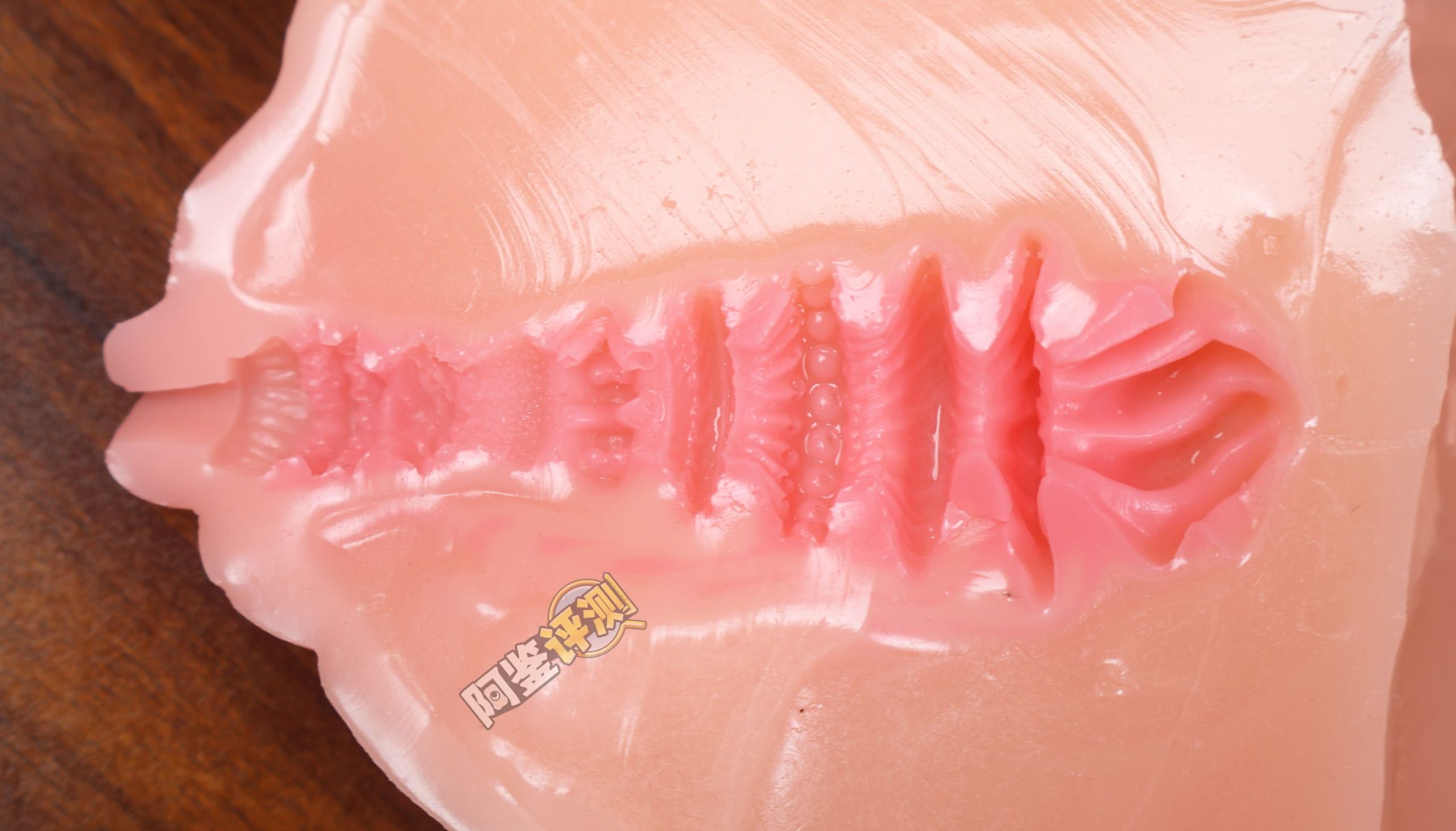 傲川——“爆乳娘”评测！猎奇的超级大雷，能铺满桌面的超级爆乳！