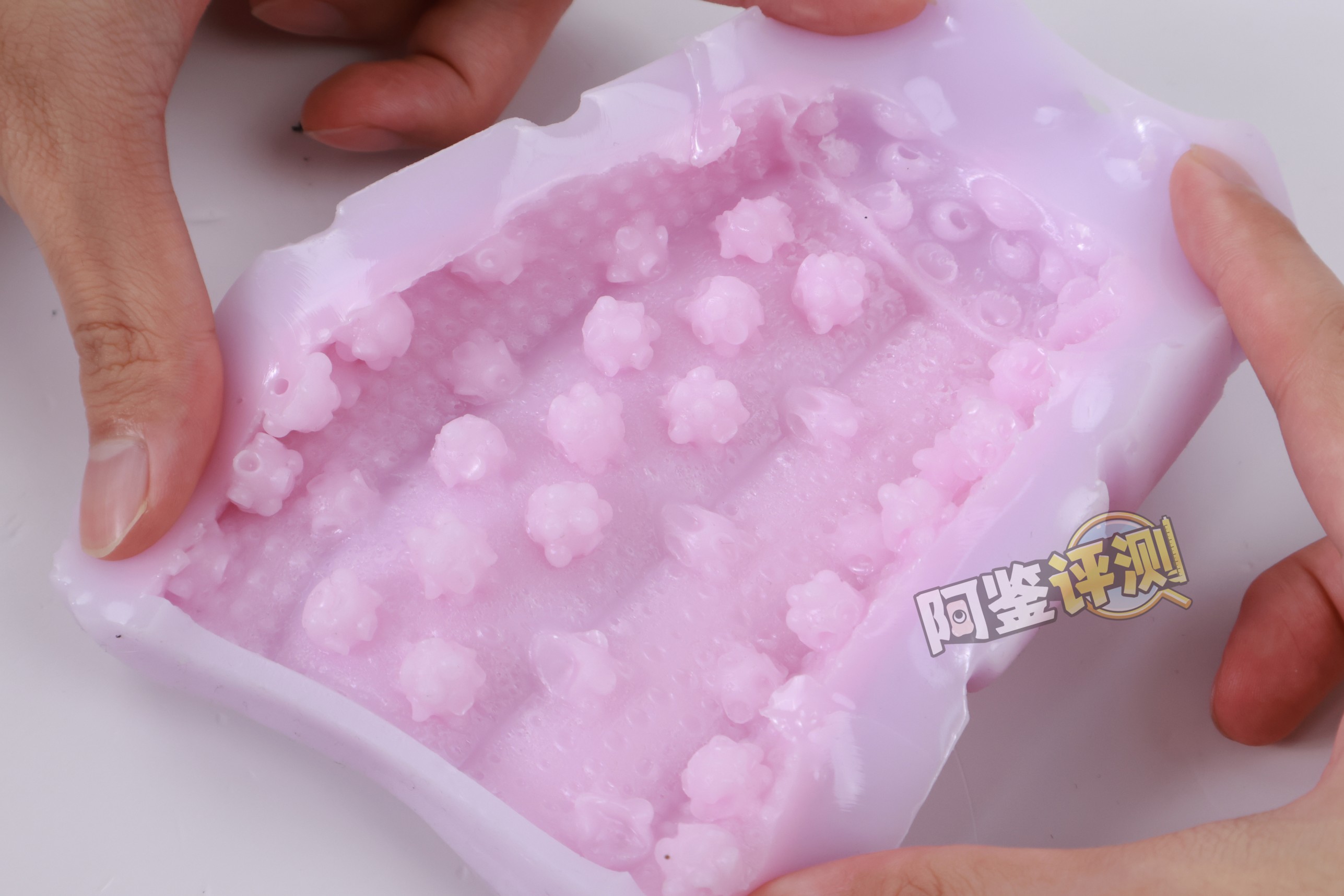 火炮——“绝顶激热”评测！牛牛向前冲！具有“随机性”的闯关型飞机杯！