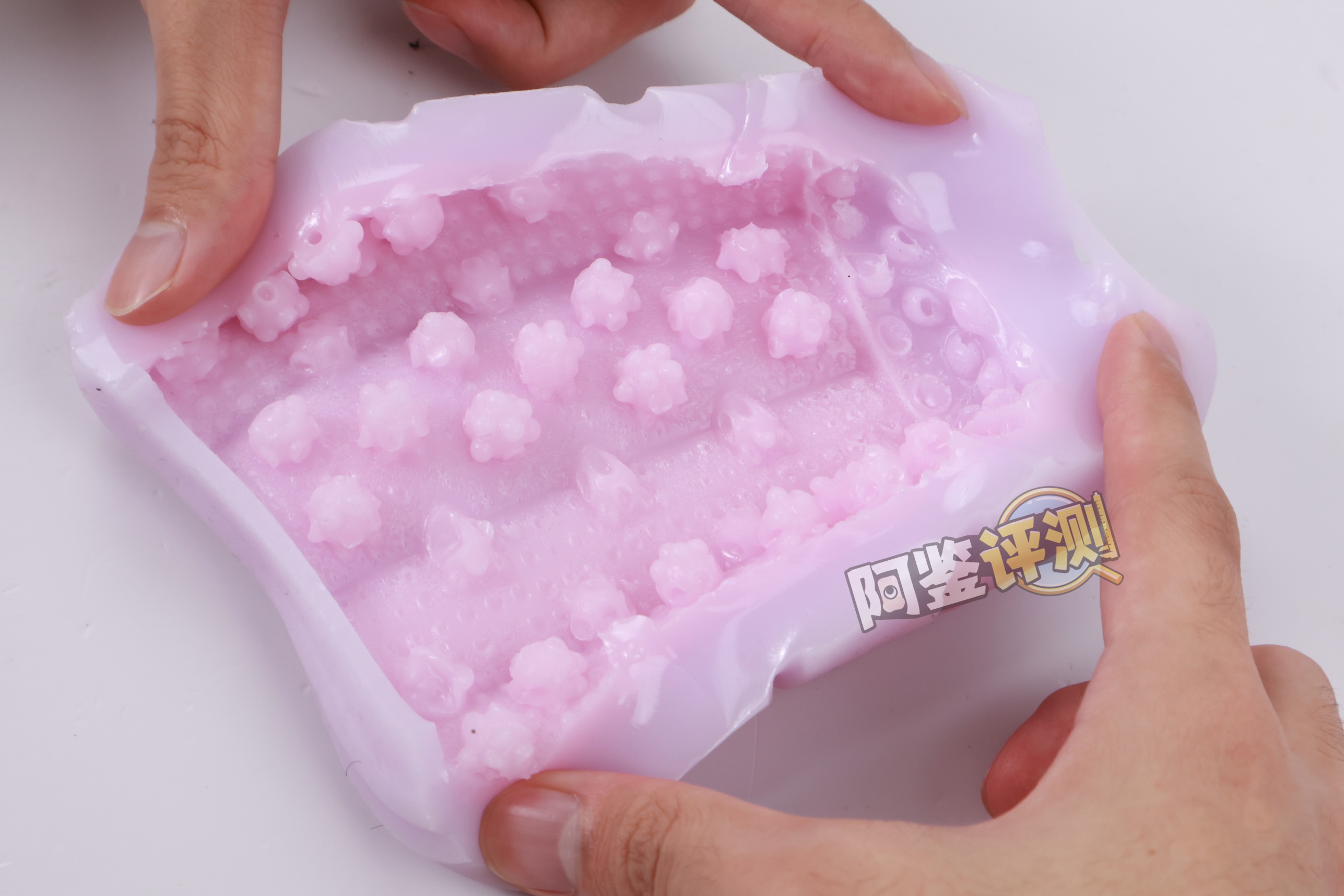 火炮——“绝顶激热”评测！牛牛向前冲！具有“随机性”的闯关型飞机杯！