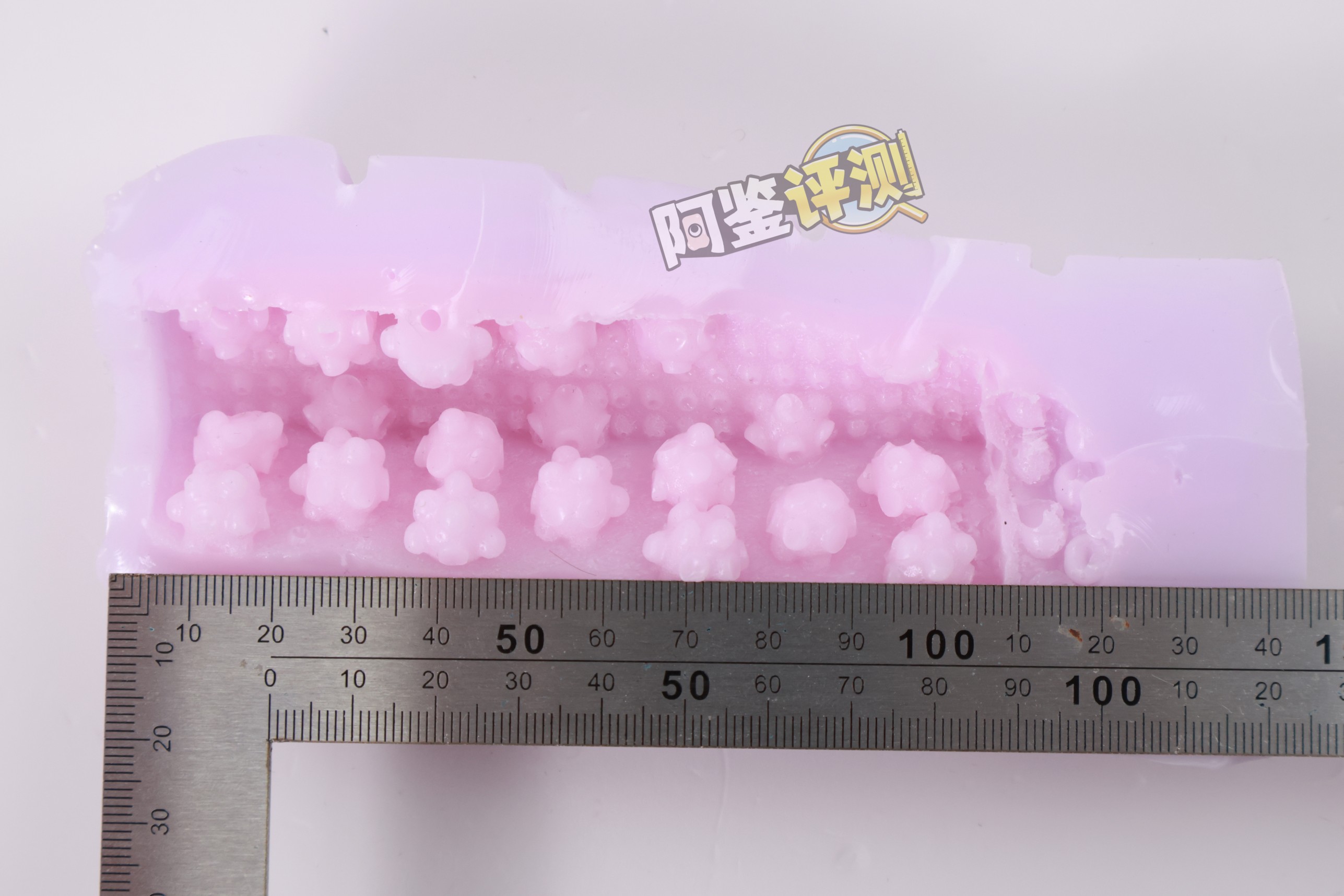 火炮——“绝顶激热”评测！牛牛向前冲！具有“随机性”的闯关型飞机杯！