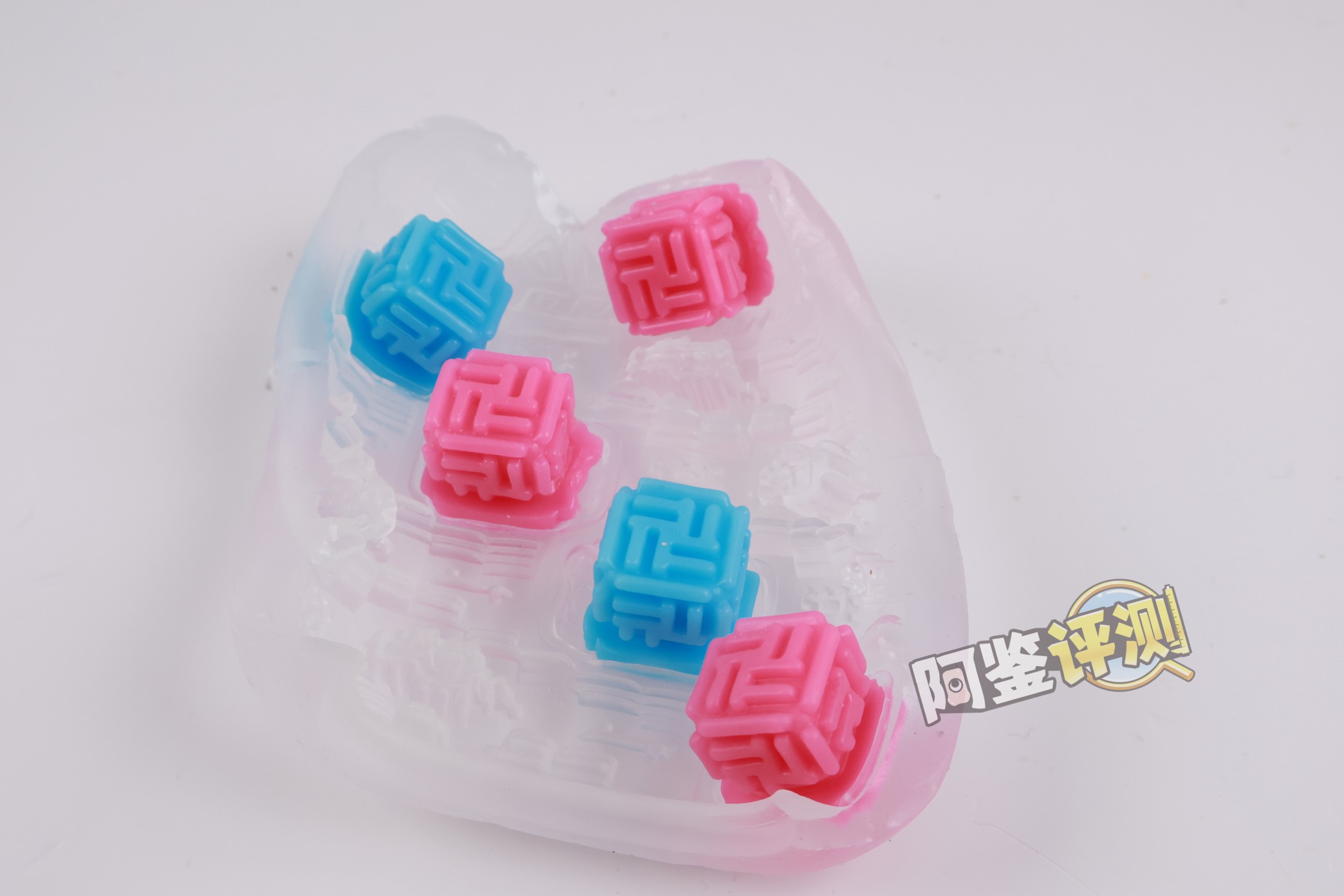 TENGA——“Bobble（魔力弹珠/疯狂方砖）”评测！高配版自慰套，需要手掌配合的“玩具型”飞机杯