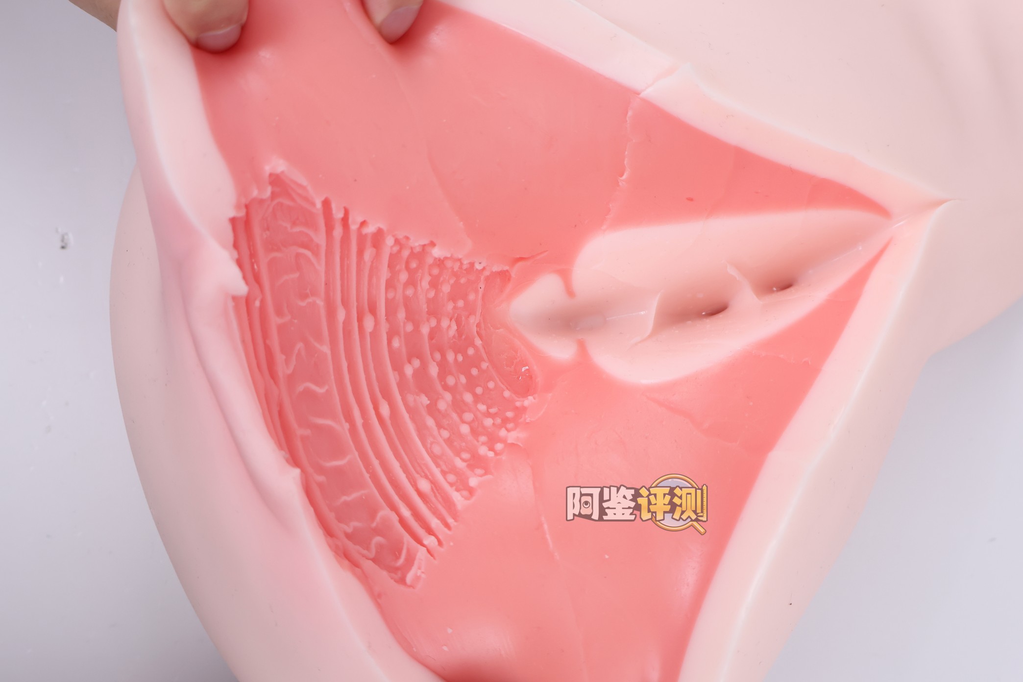 yokubou——“爆炸乳 OL”评测！无论是抚摸的手感，还是插入的使用感，都太糟糕了....