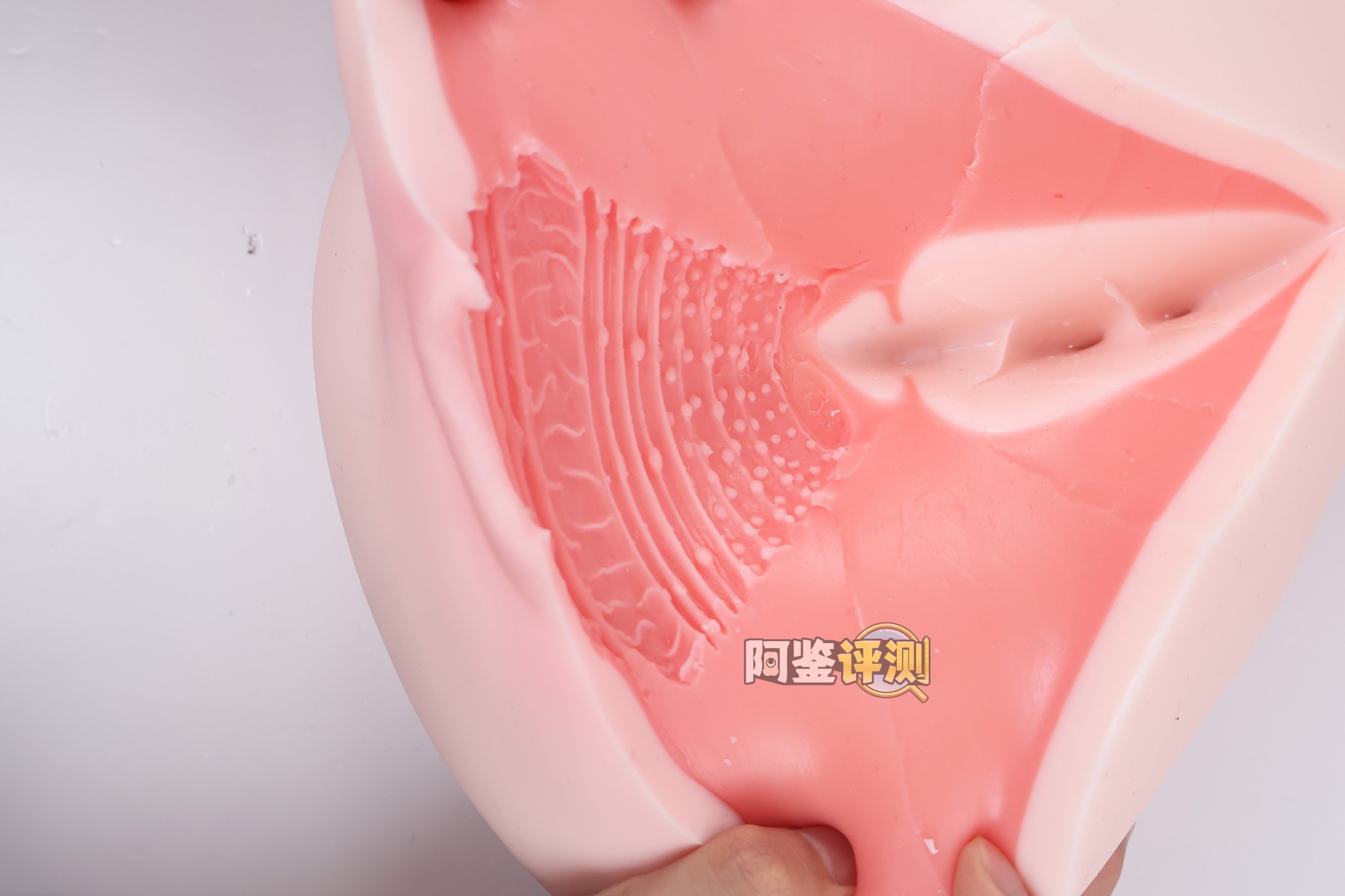 yokubou——“爆炸乳 OL”评测！无论是抚摸的手感，还是插入的使用感，都太糟糕了....