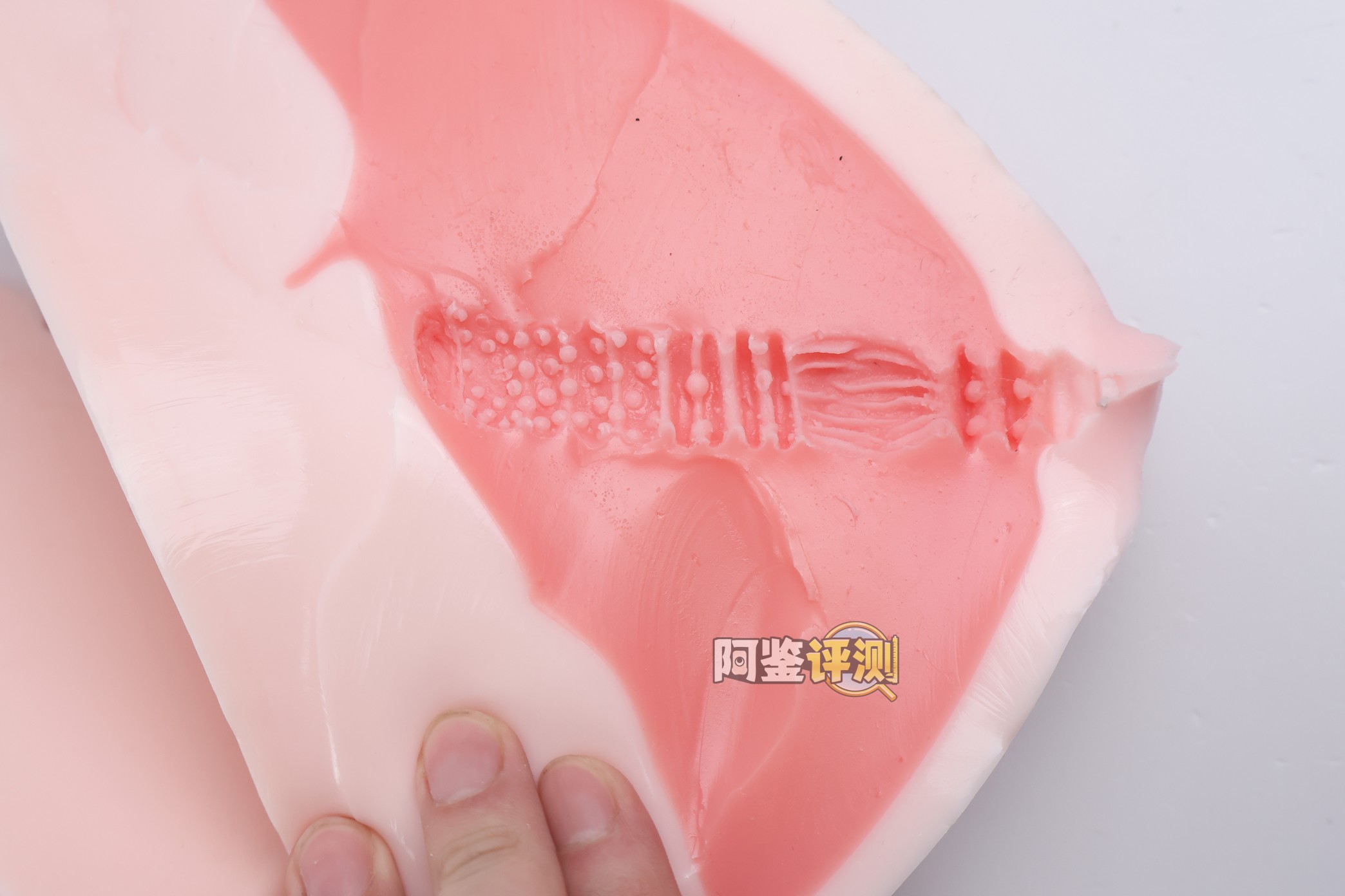 yokubou——“爆炸乳 OL”评测！无论是抚摸的手感，还是插入的使用感，都太糟糕了....