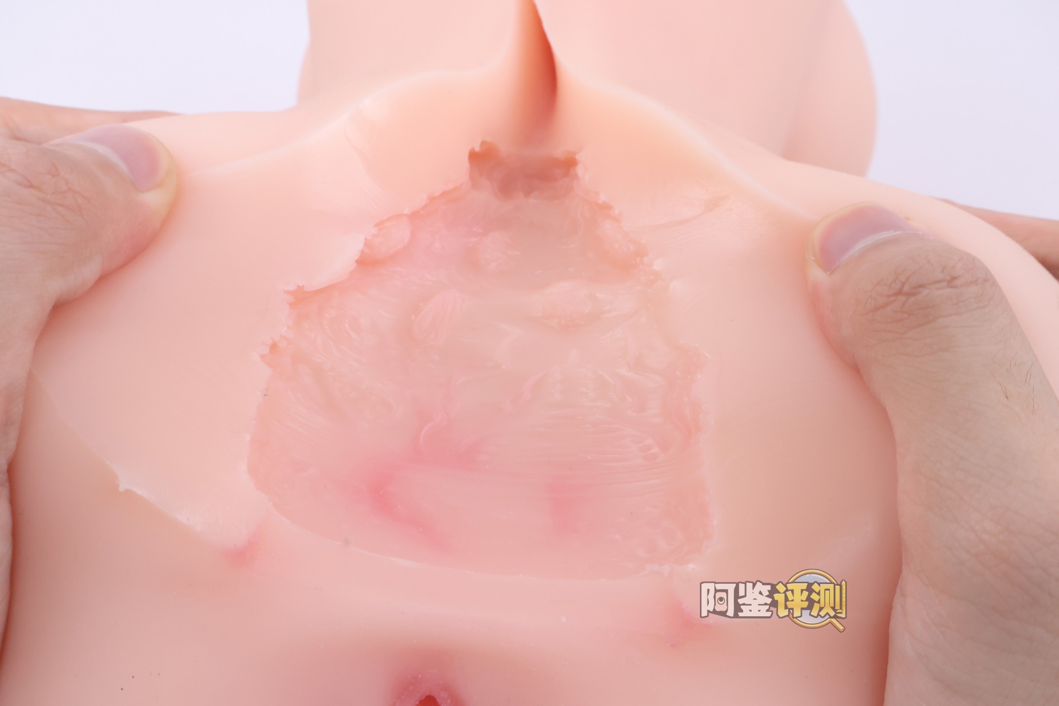 杯多多——“乳穴牛娘”评测！造型虽然看着还不错，但怎么又给我几把撞到骨架上头去了？！