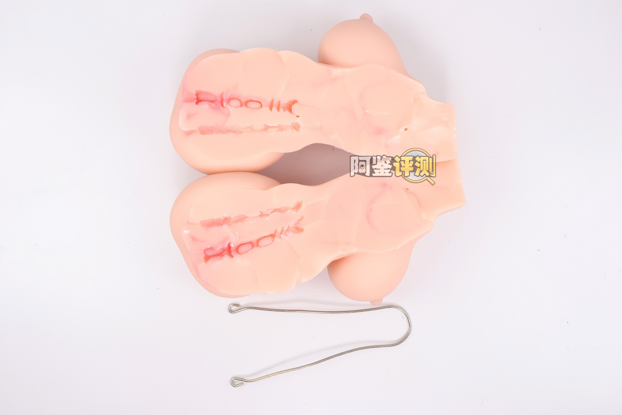 杯多多——“乳穴牛娘”评测！造型虽然看着还不错，但怎么又给我几把撞到骨架上头去了？！