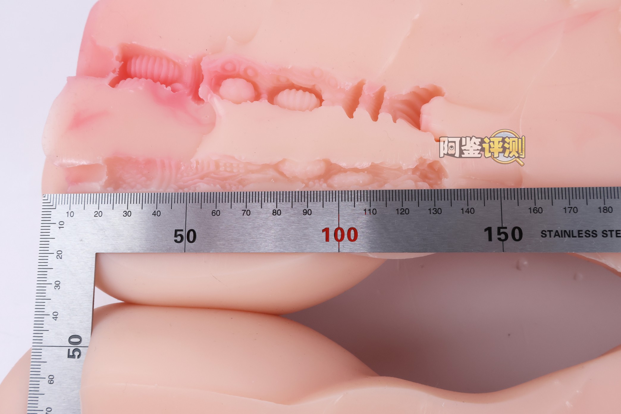 杯多多——“乳穴牛娘”评测！造型虽然看着还不错，但怎么又给我几把撞到骨架上头去了？！