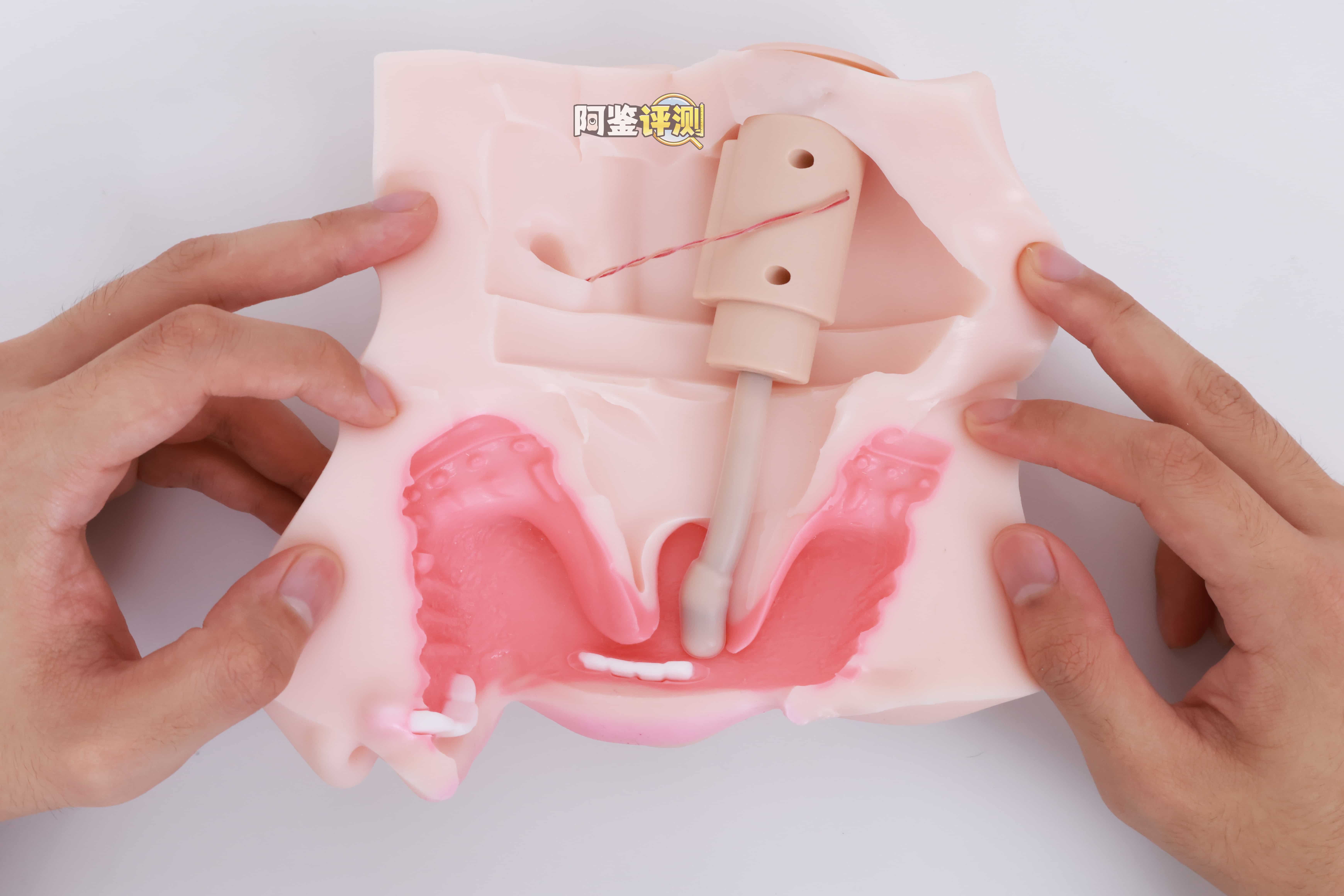 YUU——“饶舌辣妹”评测！噱头就是这个杯子的全部了.....像搞笑玩具一样毫无实用性的产品