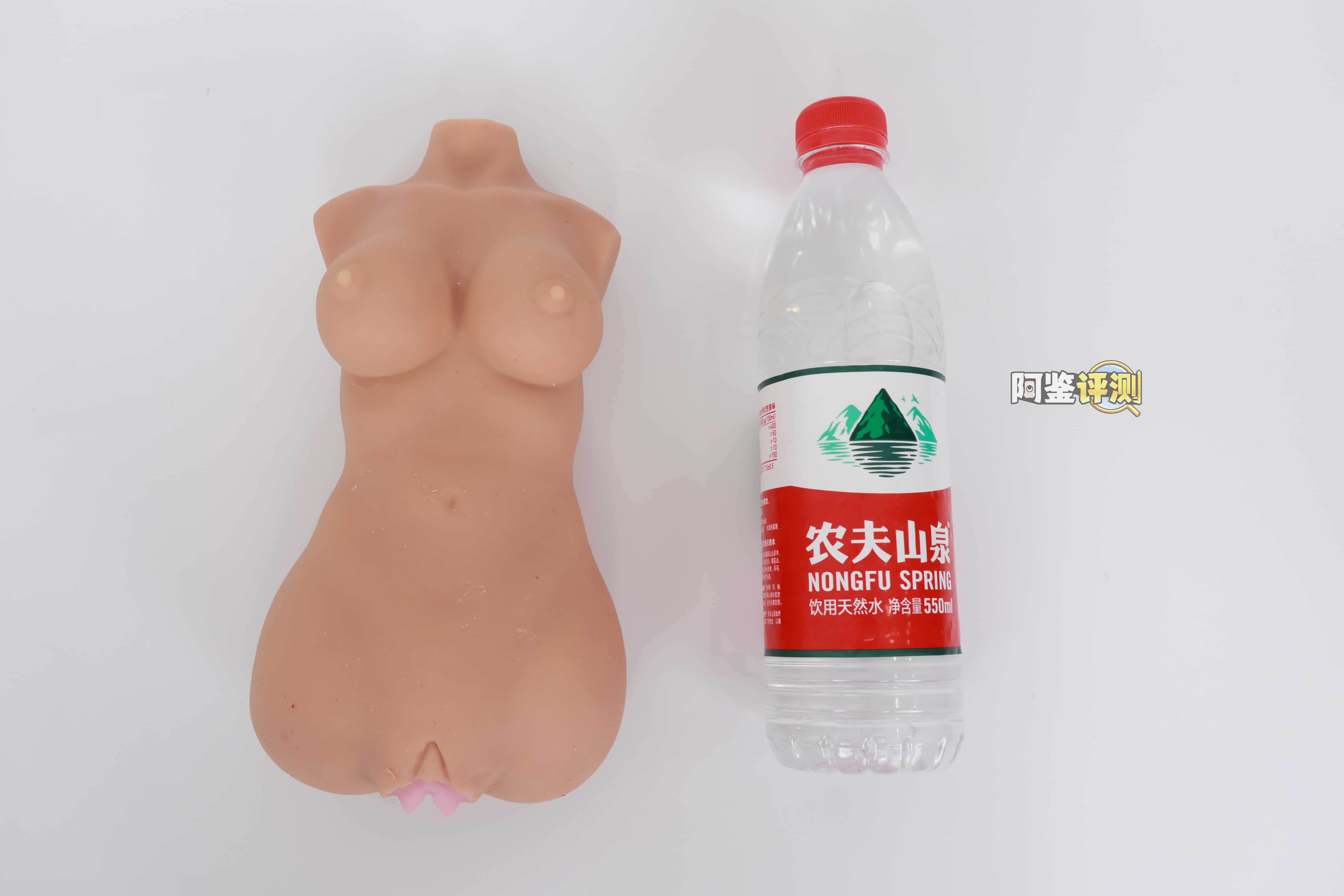 魔眼——“超丰满辣妹”评测！我用过最精致细腻的剐蹭纹理，却被粗糙的外形破坏掉了...