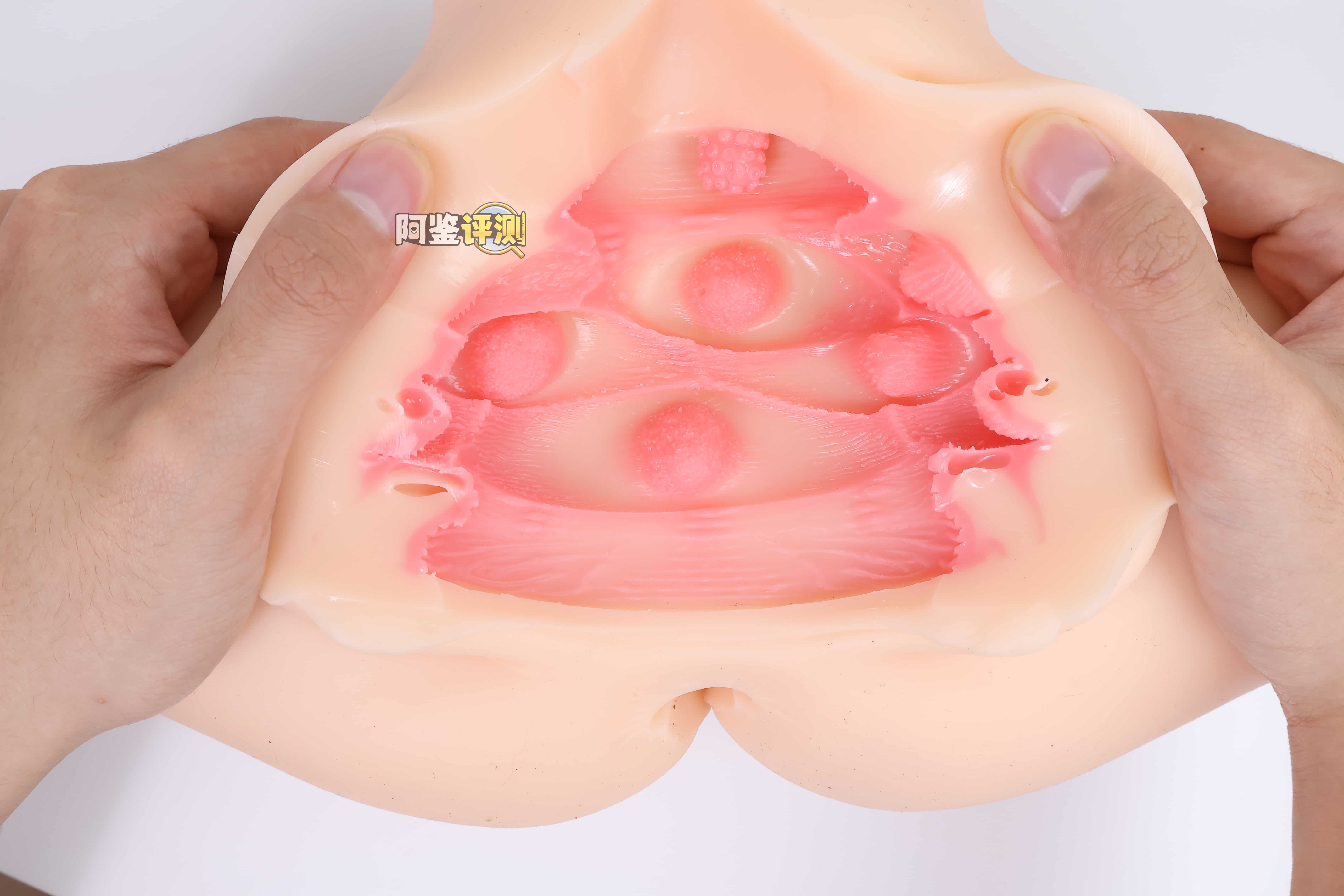 OK——“地雷系彼女”评测！硬度如此高的小臀模，撞起来的感觉像是”以卵击石“.....