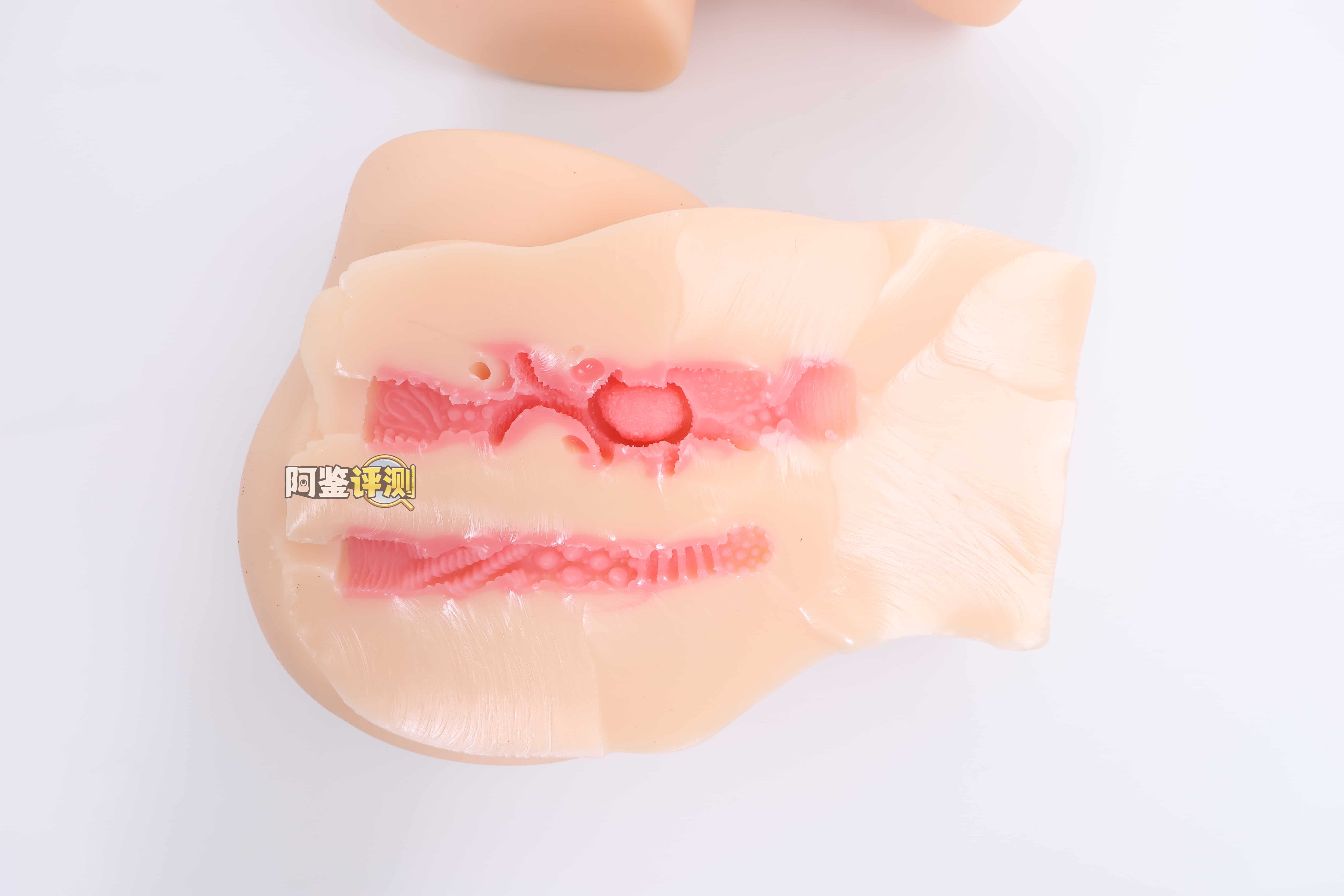 OK——“地雷系彼女”评测！硬度如此高的小臀模，撞起来的感觉像是”以卵击石“.....