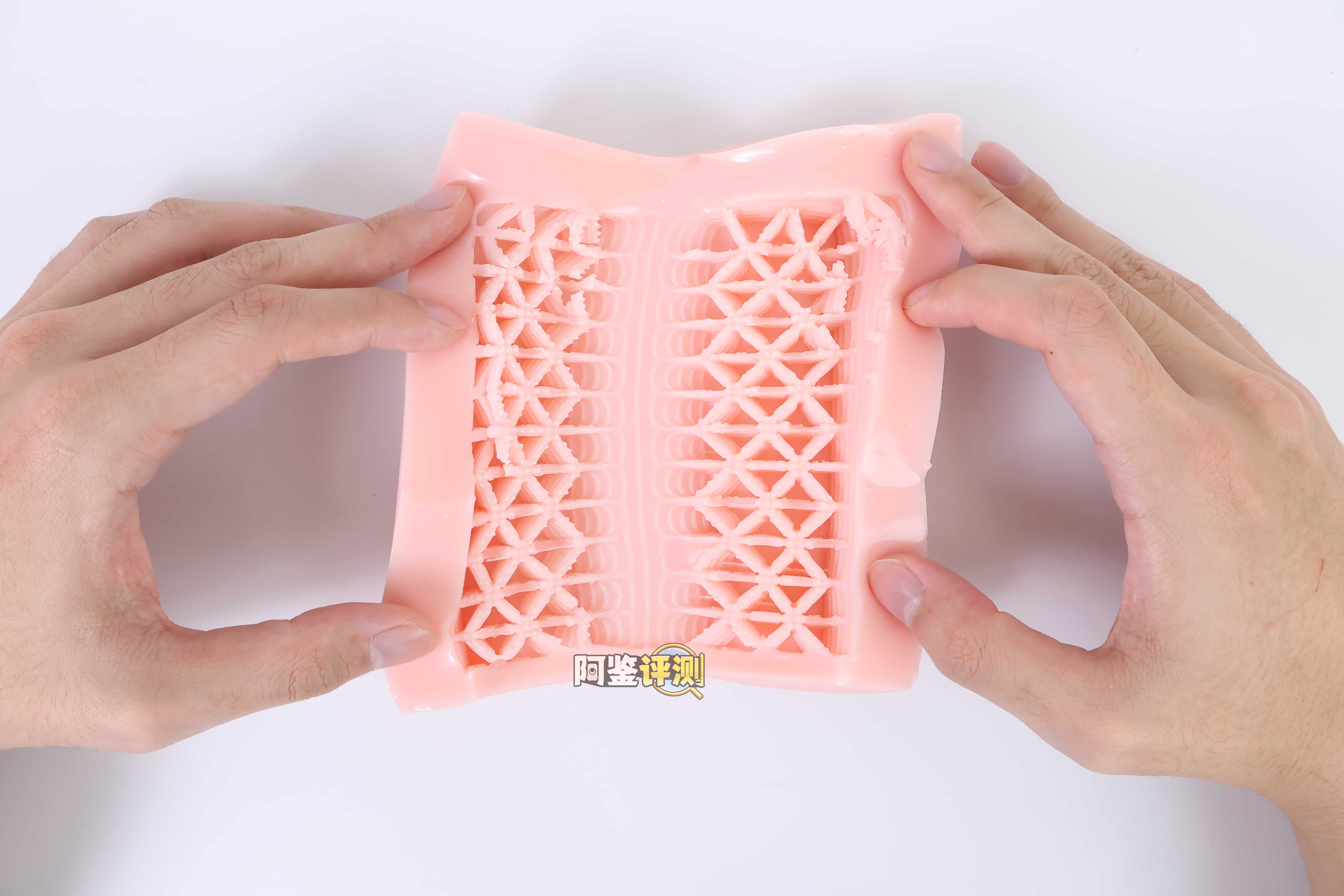 火炮——”假面怪盗”评测！越来越浮夸的双面结构！像是玻璃花窗一样的复杂网格凸起