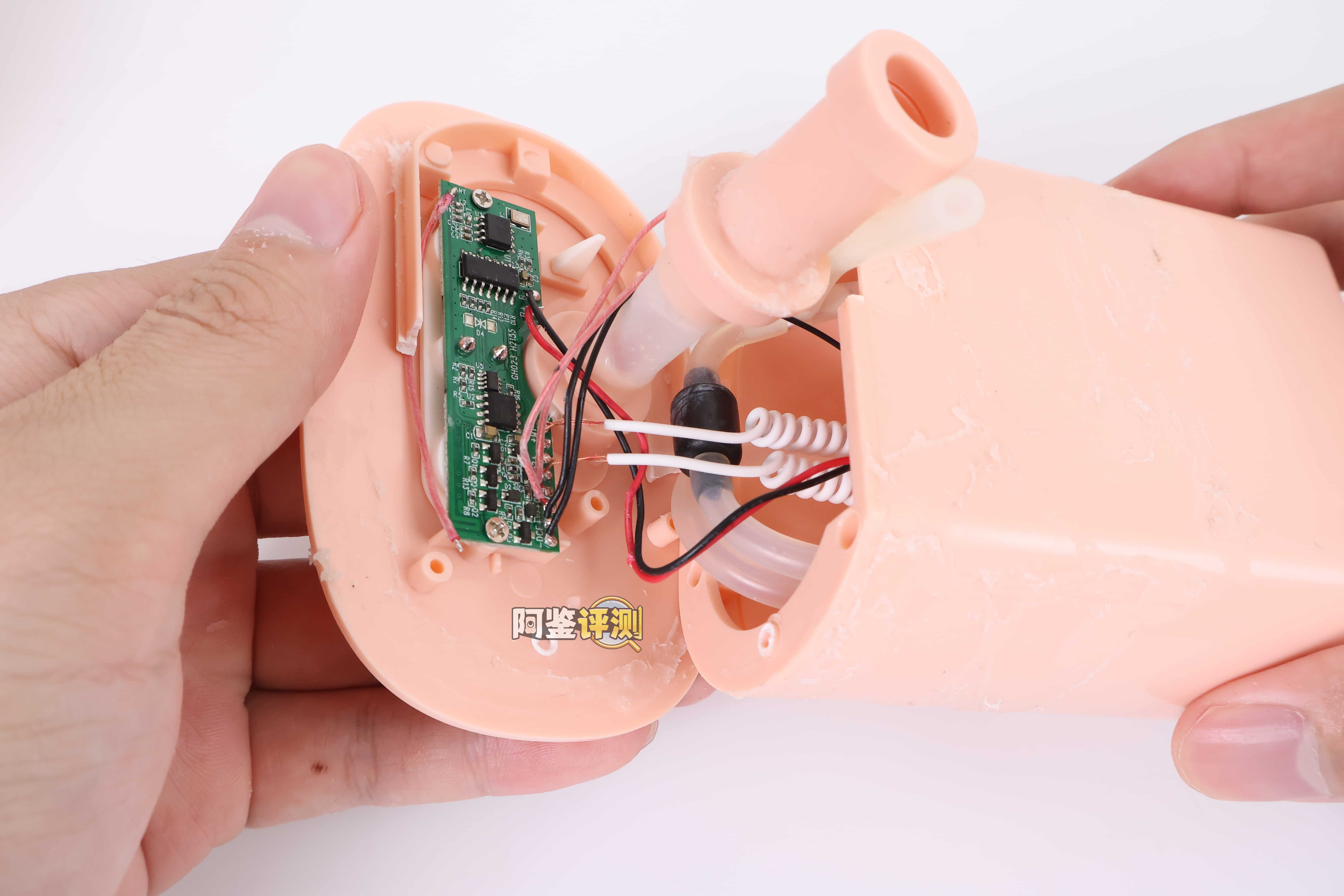 COC——”黑客甜心”评测!贯通同时还有”局部吮吸“?国产电动杯特有的奇怪优化方向